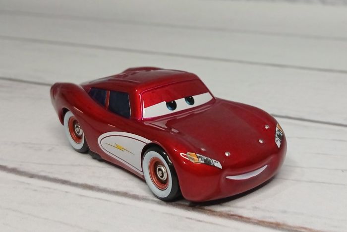 Дитяча іграшка машинка гонка 7 см, герой мультфільм тачки, метало - пластиковий корпус (3743) відео в описі 