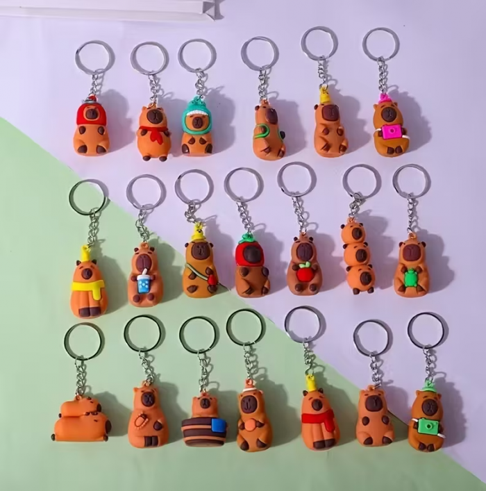 Дитяча іграшка брелок фігурка капібара (4130) підвіска з металевим кільцем