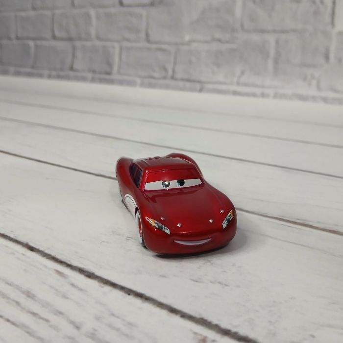Дитяча іграшка машинка гонка 7 см, герой мультфільм тачки, метало - пластиковий корпус (3743) відео в описі 