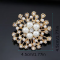 Елегантна брошка пінет у вигляді сніжинки зі штучними перлинами та камінням (4521) корпус металевий