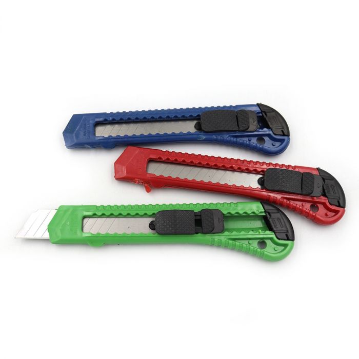 Ніж канцелярський 18мм на стрічці Cutter mix 3 DSCN8680 8679