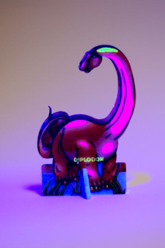 Дитяча іграшка фетрові сувенірні фігурки динозаври що світяться на підставці 5-7 см 0113 кх