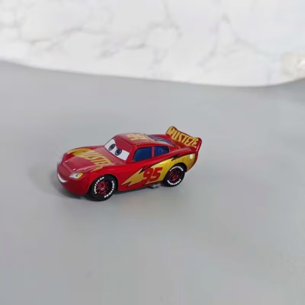 Дитяча іграшка машинка червона гонка 7 см, герой мультфільм тачки (3791) метало - пластиковий корпус Дитяча іграшка машинка червона гонка 7 см, герой мультфільм тачки (3791) метало - пластиковий корпус